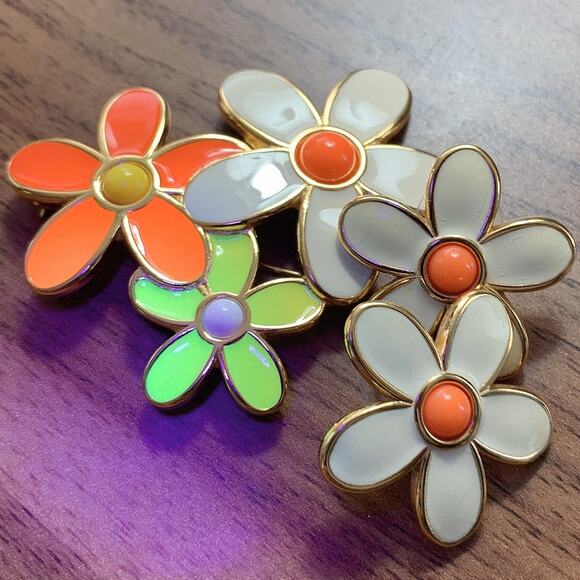 Signed Monet Mod Floral Brooch Earrings Set Gold Tone Enamel Vintage 1960s 1970s - Picture 12 of 12